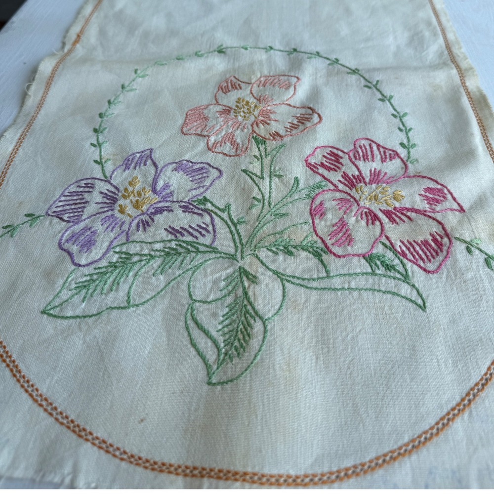 Vintage Hand Embroidered Floral Table Runner Off White Linen Pink Purple Flowers